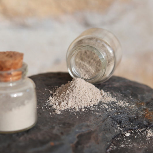 Pigments ocre blanche